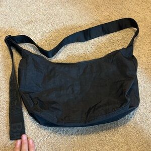 Black BAGGU medium crescent